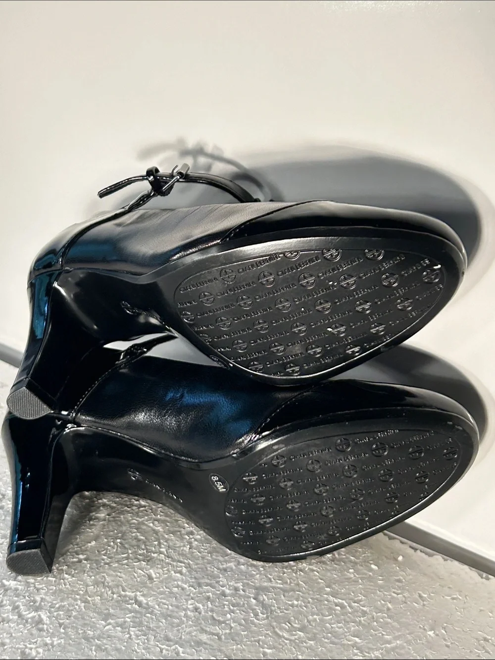 GIANI BERNINI SZ8.5 Vineza Black Patent T-Strap Pumps Office Dressy Formal Retro